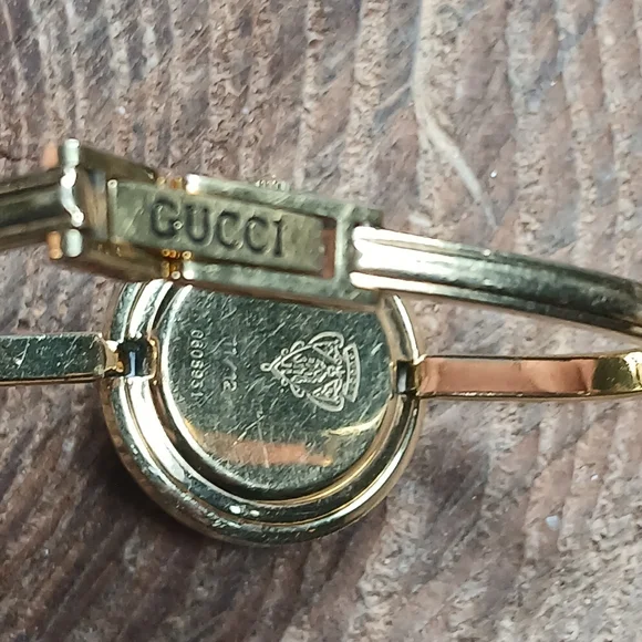 Gucci 11/12 Bezel Change Gold Tone Watch Authentic & Working - Picture 4 of 13